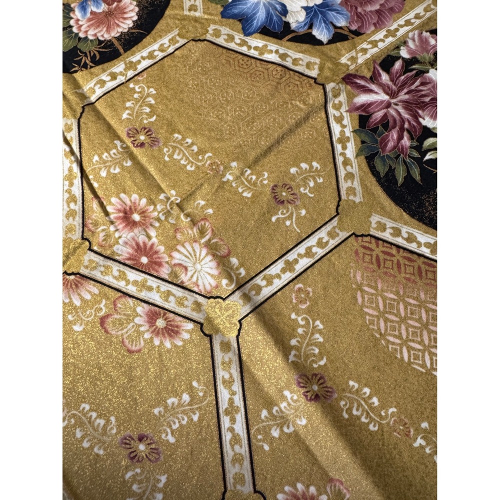 Robert Kaufman Imperial Collection Fabric 42x34 Gold Metallic Japanese Floral - Picture 2 of 6